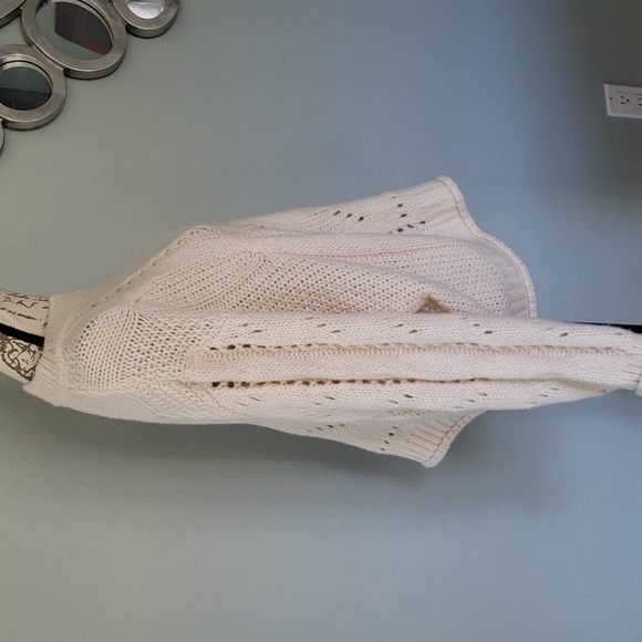 Cream Sweater medium - Picture 2 of 6